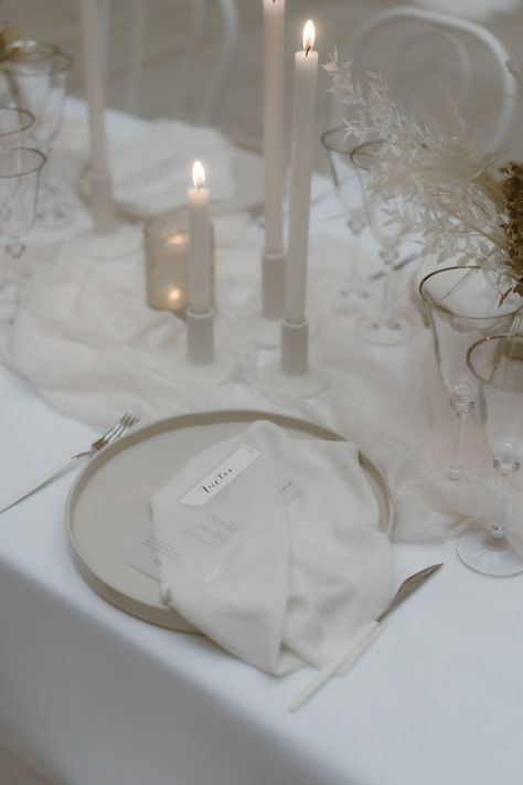 Modern Ethereal Wedding, Modern Wedding Aesthetic, Castle Reception, Minimalist Wedding Decor, Bridal Editorial, Ethereal Wedding, The Lane, Tuscany Wedding, Wedding Table Settings