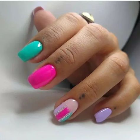 Chic Short Gel Nails - Radiant Summer Pink Designs Summer Nails 2023 Color Trends, Nails 2023 Color Trends, Summer Nails Coffin, Summer Nails 2023, Multicolored Nails, Summer Gel Nails, Finger Nail Art, Short Square Acrylic Nails, Cute Gel Nails