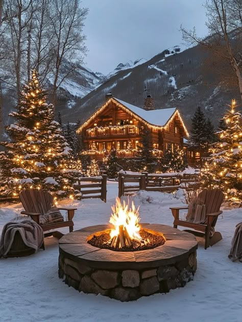 Christmas House Lights, Cabin Aesthetic, Cabin Christmas, Winter Cabin, Cabins And Cottages, Christmas Scenes, Mountain Cabin, Cabin Homes, Dream House Plans