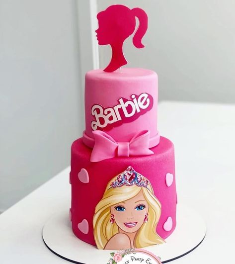 Barbie Birthday Cake 2 Tier, 2 Tier Barbie Cake, Barbie Pasta, Barbie Themed Cake, Barbie Cake Designs, Cake Barbie, Barbie Cupcakes, Barbie Doll Birthday Cake, Doll Birthday Cake