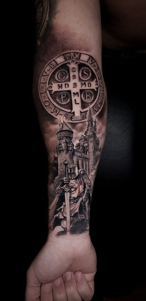 Benedictine Medal Tattoo, Tattoo Medieval, Templar Knight Tattoo, Eagle Shoulder Tattoo, Armor Of God Tattoo, Catholic Tattoos, Mangas Tattoo, Forearm Tattoo Quotes, Soldier Tattoo