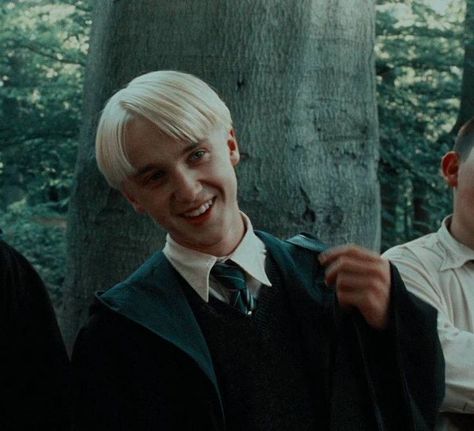 Malfoy Fanart, Harry Potter Fanları, Malfoy Aesthetic, Drako Malfoy, Draco Malfoy Hot, Stile Harry Potter, Glume Harry Potter, Draco Malfoy Aesthetic, Buku Harry Potter