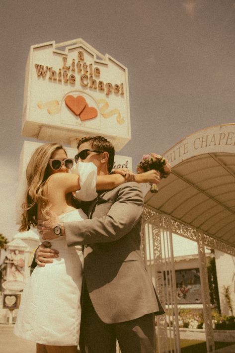 Vintage Vegas Engagement Photos, 70s Vegas Wedding, Las Vegas Elopement Aesthetic, Vintage Vegas Wedding Aesthetic, Las Vegas Wedding Aesthetic, Vegas Wedding Photoshoot, Retro Vegas Wedding, Little White Chapel Vegas, Vegas Wedding Aesthetic