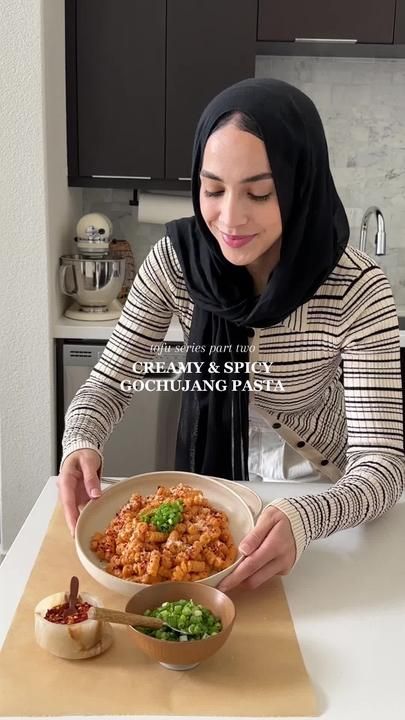 Making the creamiest pasta sauce using TOFU 🍝 full recipe details on ... | gochujang pasta | TikTok Gochujang Pasta, Pasta Tiktok, High Protein Pasta, Spicy Pasta, Creamy Pasta Sauce, Quirky Cooking, Protein Pasta, Vegetarian Pasta, Pasta Sauce Recipes