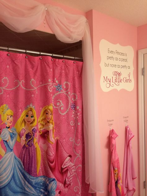 Princess bathroom Disney Princess Bathroom, Princess Bathroom, Girl Bathroom Decor, Disney Bathroom, Girls Bathroom Ideas, Girl Bathroom, Kids Bathroom Ideas, Princess Bedroom, Princess Room