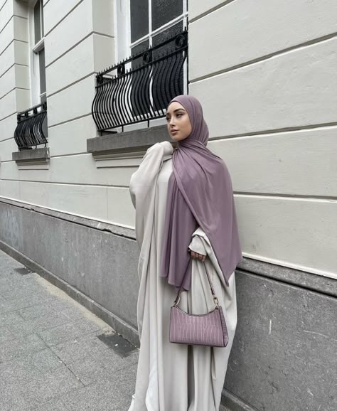 Hijab Abaya Outfits, Abaya Outfit Ideas, Modest Muslim Outfits, Outfit Abaya, Abaya Outfits, Abaya Ideas, Hijab Trend, Islamic Modesty, Islamic Modest Fashion