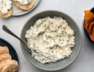 Pimento Cheese Spread Recipe, Blue Cheese Spread, Blue Cheese Coleslaw, Southern Pimento Cheese, Homemade Blue Cheese, Cream Cheese Recipes Dip, Pimento Cheese Spread, Julienned Carrots, Blue Cheese Dip