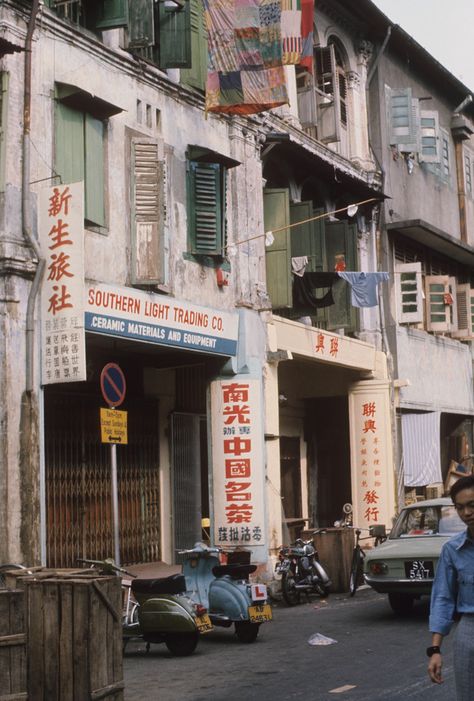 Chinatown Singapore, Old Singapore, Shop Houses, History Of Singapore, Singapore Architecture, Singapore Photos, Old Pics, Singapore Travel, Old Street