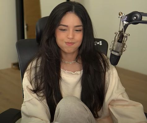 Offline Tv, Cute Haircuts, Girls Rules, Hair Dye Colors, Beautiful Long Hair, Curly Girl, Colby, Hairstyles Haircuts, Celebrities Female