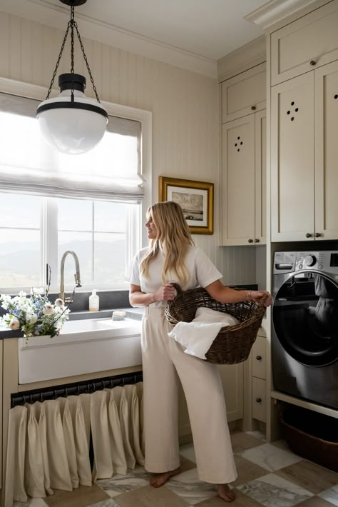 Studio Mcgee Laundry Room, Mcgee Laundry Room, Spec Home, Mcgee And Co, Mudroom Laundry Room, Mudroom Design, Laundry Room Inspiration, Boot Room, Furniture Office