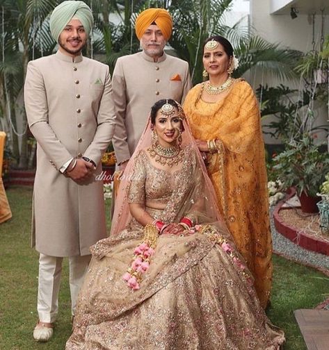 Groom Father Outfit Indian, Punjabi Illustration, Rangla Punjab, Marriage Theme, Father Of The Bride Attire, Pink Lengha, Sikh Wedding Photography, Father Daughter Photos, Bride Reception Dresses