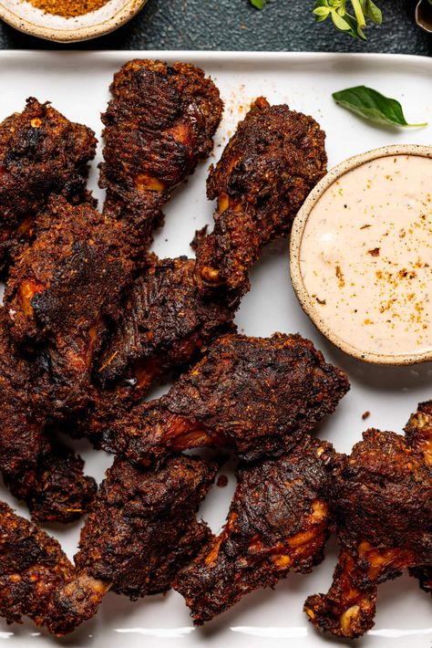 Creole Chicken Wings, Cajun Wings Recipe Dry Rubs, Black Chicken Recipe, Spicy Dry Rub Chicken Wings, Cajun Dry Rub Wings, Chicken Wing Dry Rub Recipes, Marinate Chicken Wings, Crispy Cajun Chicken, Cajun Dry Rub