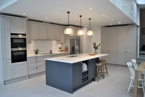 Modern Shaker kitchen in grey with dark island - Modern - Kitchen - London - by Eclectic Interiors | Houzz UK Kitchen Diner Island Ideas, Kitchen Island Grey Countertop, Shaker Kitchens With Islands, Uk Houses Interior, Kitchen Interior Grey, Grey Shaker Kitchen Ideas, Uk Kitchen Ideas, Shaker Kitchen With Island, Kitchen In Grey