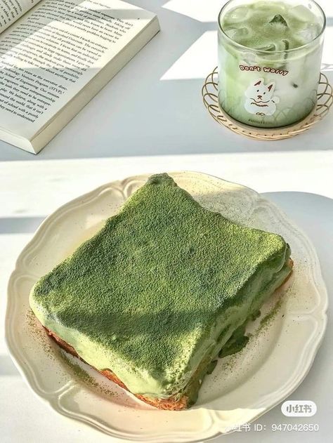 Aesthetic Green Food, Matcha French Toast, Desserts French, Green Food, God Mat, Aesthetic Green, Matcha Green, Greens Recipe, Food Obsession