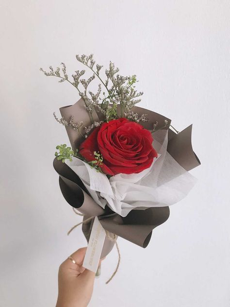 Small Red Bouquet, Single Rose Bouquet Wrapped, Single Red Rose Bouquet, One Rose Bouquet, 1 Rose Bouquet, Meaningful Flowers, Flower Shop Business, Single Rose Bouquet, Bouquet Aesthetic