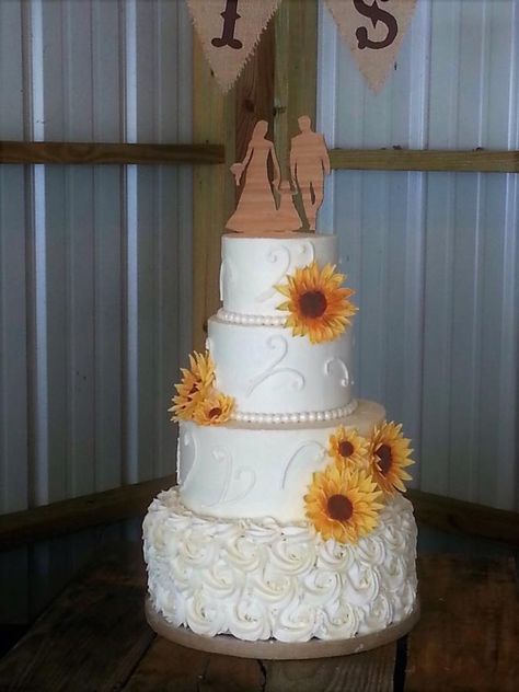 Gumpaste Sunflowers, Cakes With Sunflowers, Cake Samples, Sunflower Weddings, Wedding Cake Topper Acrylic, Sunflower Wedding Cake, Different Wedding Cakes, Sunflower Cake, Sunflower Wedding Decorations