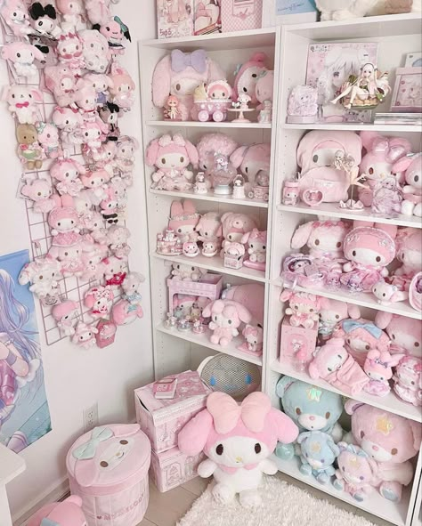 Sanrio Room, Kawaii Room Ideas, Kawaii Bedroom, Hello Kitty Rooms, Charmmy Kitty, Pink Room Decor, Cute Bedroom Ideas, Cute Bedroom Decor, Cute Room Ideas