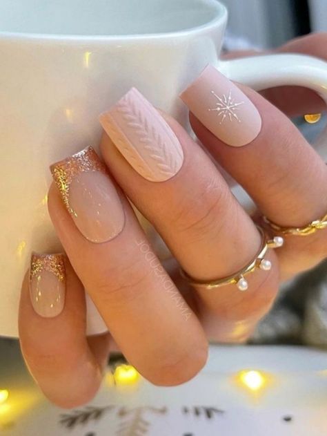 short acrylic nude nails with snowflake Christmas Nails Decorations, Christmas Nails With Sweater Design, Winter Sweater Nail Designs, January Nails Ideas Gel, Christmas Nails Neutral, Nail Ideas Neutral, January Nails 2023, Textured Nail Art, Rockstar Nails