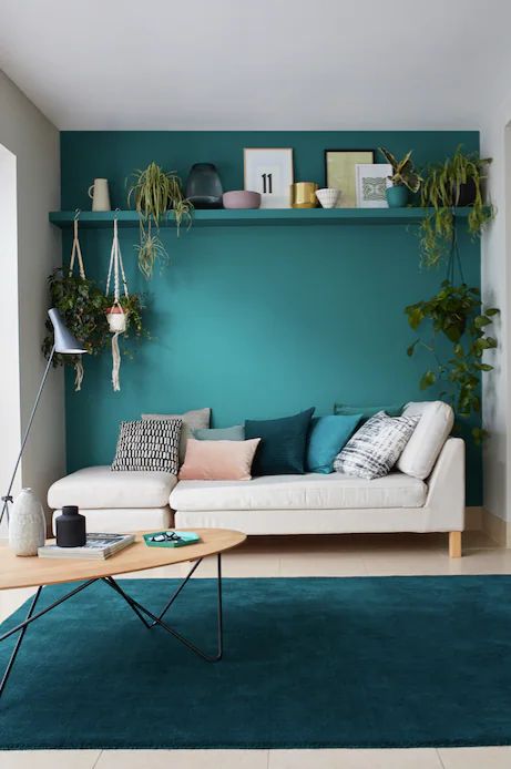 Teal Living Rooms, Indian Living Rooms, Teal Walls, Color Decoration, Accent Walls In Living Room, Green Walls, Open Living Room, A Living Room, Room Paint