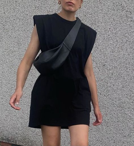 LEATHER CROSSBODY BAG - Black - Bags - COS Minimal Style Outfits, Cos Bags, Capsule Outfits, Women Magazines, Black Shade, Black Leather Crossbody Bag, The Swing, Woman Silhouette, All Black Outfit