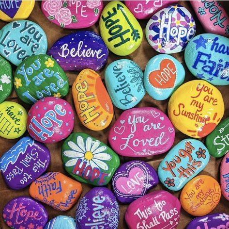 Small Painted Rocks, Hope Rocks, Scripture Rocks, Inspirational Rocks, Garden Rock Art, Diy Rock Art, Painted Rocks Kids, Painted Rocks Craft, Painted Rocks Diy