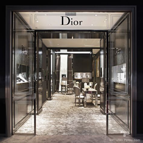 Dior Store, Jewelry Store Interior, Dior Shop, Dior Boutique, Jewelry Store Design, Jewellery Shop Design, Store Design Boutique, Retail Store Interior, Store Interiors