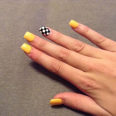 Yellow Checkered Nails, Nails Orange And White, Black And White Checkered Nails, White Checkered Nails, Race Nails, Nails Checkered, Soccer Nails, Trip Nails, Checkered Nails