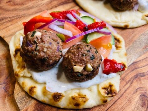 Our Greek Spinach and Feta Meatball Naan provides that fresh flavor Greek cooking has while keeping it simple. Meatball Gyros, Mediterranean Meatballs, Greek Spinach, Recipes With Naan Bread, Cucumber Yogurt, Baked Falafel, Yogurt Dressing, Greek Flavors, Frozen Meatballs