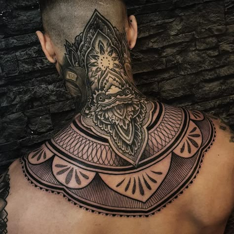 Geometric Throat Tattoo, Geometric Tattoo Neck, Back Of Neck Tattoo Men, Temple Artwork, Full Neck Tattoos, Chicano Tattoos Sleeve, Tattoo Neck, Throat Tattoo, Back Of Neck Tattoo