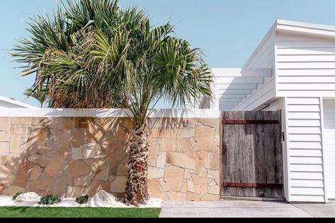 Bilinga Beach Abode, Palm Springs Architecture, Stone Feature Wall, House Colour, Palm Springs Home, House Facades, Palm Springs Style, Front Fence, Creative Interior Design