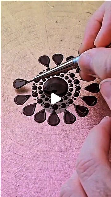 Flower Dot Painting, Dot Art Painting Patterns, Dot Mandala Patterns, Dot Painting For Beginners Tutorial, Dot Painting Patterns, Dotting Painting, Crochet Rug Patterns Free, Dot Painting Tools, Texture Painting Techniques