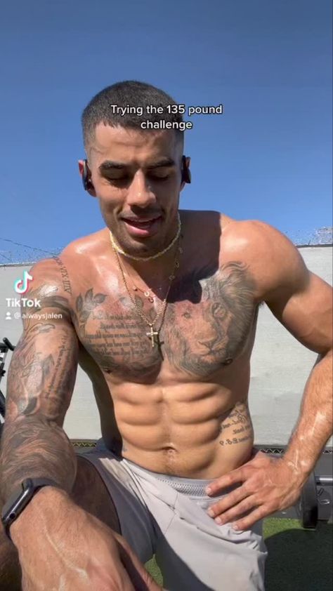 Jalen Noble, Noble Tattoo, Hey Handsome, Inked Men, Workout Motivation, Guy Names, Fitness Motivation, Tattoos, Fit Motivation