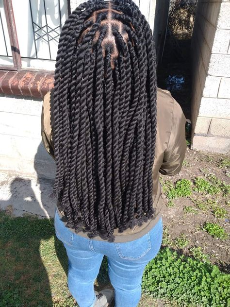 Yarn Wool Hairstyles, Styles For Brazilian Wool, Brazilian Wool Styles For Ladies, Hairstyles With Brazilian Wool Braids, Brazilian Braids Hairstyles, Twisting With Brazilian Wool, Twists With Brazilian Wool, Brazilian Wool Hairstyles Braids Short, Brazilian Wool Locs