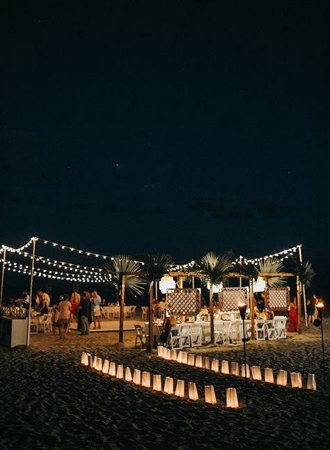 Backyard Beach Wedding Ideas, Party At The Beach, Party On The Beach, Simple Beach Wedding Decor, Wedding On The Beach, Beach Party Aesthetic, Night Beach Weddings, Simple Beach Wedding, Beach Party Decorations