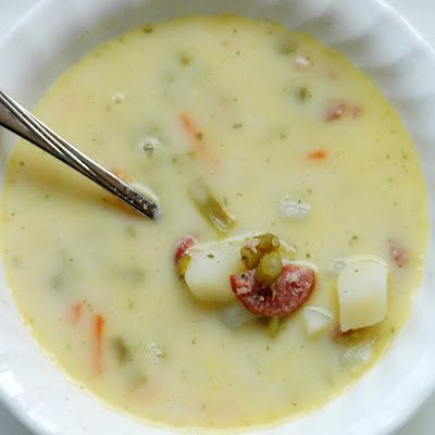 Who Needs Takeout: Schaubel Zup (Green Bean Soup) Green Bean Soup, Green Beans Soup, Love Dairy, Chili Soup, Slow Cooked Meals, Delicious Soup Recipes, Fresh Green Beans, Green Bean Recipes, Crock Pot Soup