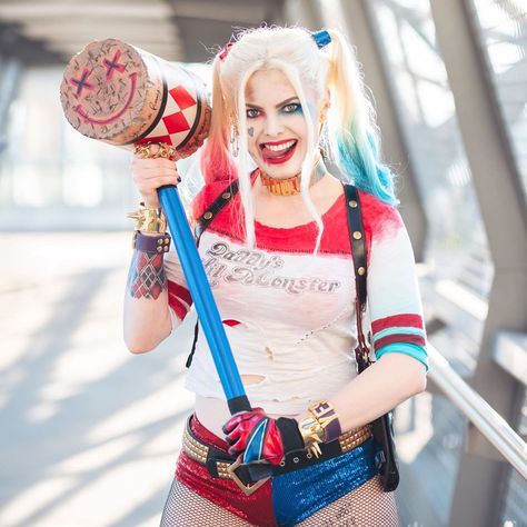 Oh my gosh I am so in love with this shot by @digiwax 😱 I met Christian at PAX and his photography and editing skills are beyond amazing! 😍… Female Dc Characters, Laura Gilbert, Flying Home, Harley Quinn Costume, Dc Cosplay, Harley Quinn Cosplay, Editing Skills, Get Back To Work, Jet Lag