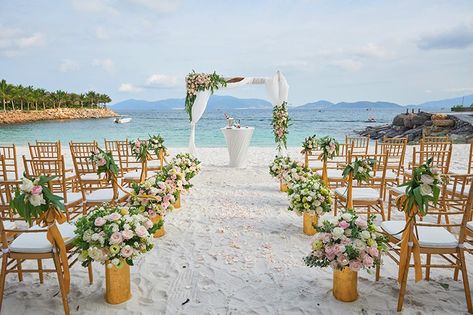 Vietnam Destination Wedding, Thai Beach Wedding, Vung Tau Beach, Dat Villa Vietnam, Vietnam Destinations, Vietnam Wedding, Beach Wedding Reception, Cruise Wedding, Bay Wedding