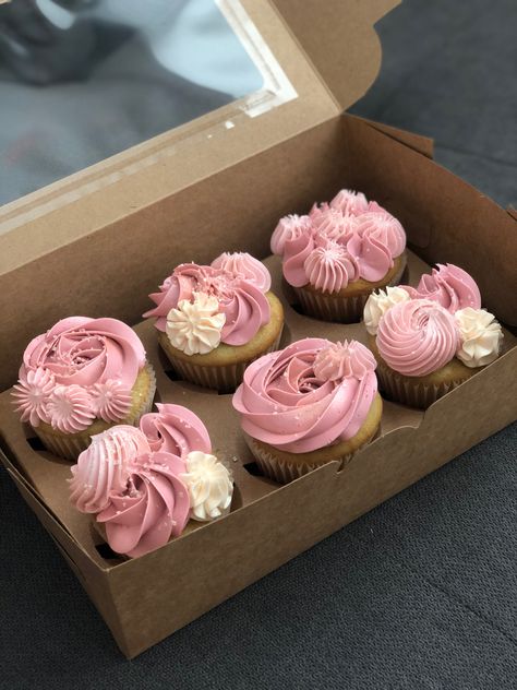 Half a dozen cupcakes with rosettes. The buttercream is different shades of pink. Half Way To 1, Half Way To One, Rosette Cupcakes, Half Birthday Cakes, 1st Rodeo, Rodeo Birthday, Half Birthday, Pink Cupcakes, 2 Birthday