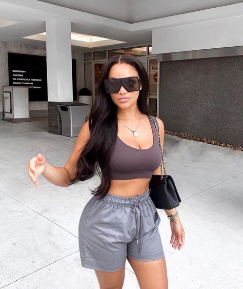 Chic Work Outfit, Streetwear Ideas, Outfit Streetwear, In My Bag, Causal Outfits, Chill Outfits, Fashion Nova Dress, My Bag, Instagram Business