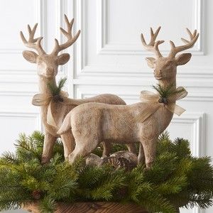 Gold Reindeer Decor, Outdoor Christmas Reindeer, Magnolia Christmas Decor, Christmas Deer Decorations, Reindeer Statue, Wreath Inside, Pretty Christmas Decorations, Christmas Reindeer Decorations, Christmas Vignettes