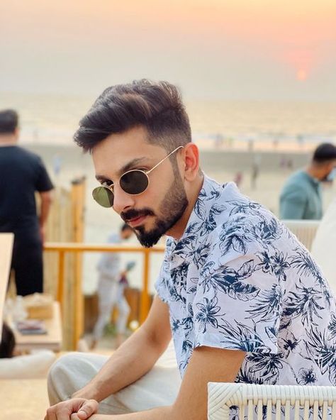 Anirudh Hairstyle, Anirudh Ravichander Hd Images, Mine Drawing, Temporary People, Gents Hair Style, Anirudh Ravichander, Men Haircut, Nature Wallpapers, Men Haircut Styles