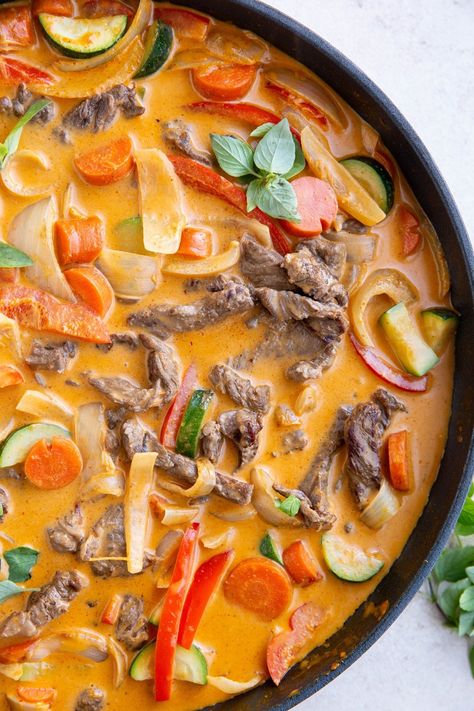 Free Healthy Meal Plans, Thai Beef Curry, Ground Turkey Soup, Beef Curry Recipe, Curry Recipes Easy, Panang Curry, Coconut Curry Sauce, Thai Beef, Easy Steak