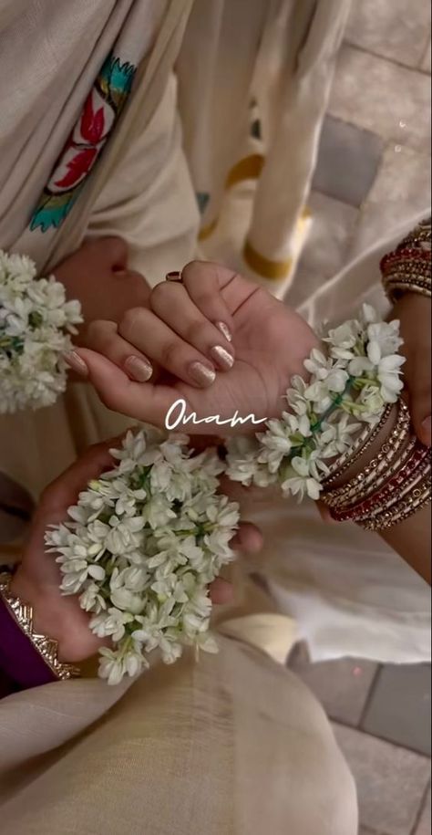 Onam Celebration With Friends, Onam Aesthetic Outfits, Onam Captions For Instagram Story, Captions For Onam Pictures, Onam Aesthetic Photos, Caption For Onam Pics, Happy Onam Aesthetic, Onam Photo Ideas, Onam Quotes For Instagram