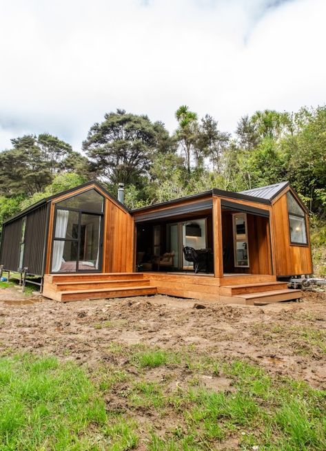 Two Tiny Homes Connected by Porch Built In Couch, Mobile Home Makeovers, Tiny House Talk, Tiny House Builders, Family Cabin, Modern Tiny House, Tiny Houses For Sale, Courtyard House, Tiny House Plans