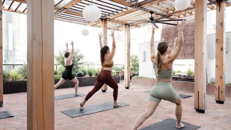 Thompson Hotels recently announced a collaboration with CorePower Yoga, the nation’s largest yoga studio brand, on a summer rooftop yoga series. Rooftop Yoga Studio, Yoga Terrace, Rooftop Yoga Deck, Yoga Center Architecture, Summer Yoga T-back Activewear, Yoga Retreat Architecture, Rooftop Yoga, Garden Yoga, Yoga Area