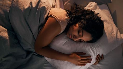 What happens to your body when you sleep on your side? | Tom's Guide Sleep Relaxation, Sleep Medicine, Sleep Remedies, Restorative Sleep, Sleep Cycle, Fall Asleep Faster, Sleep Pattern, Circadian Rhythm, Sleep Deprivation