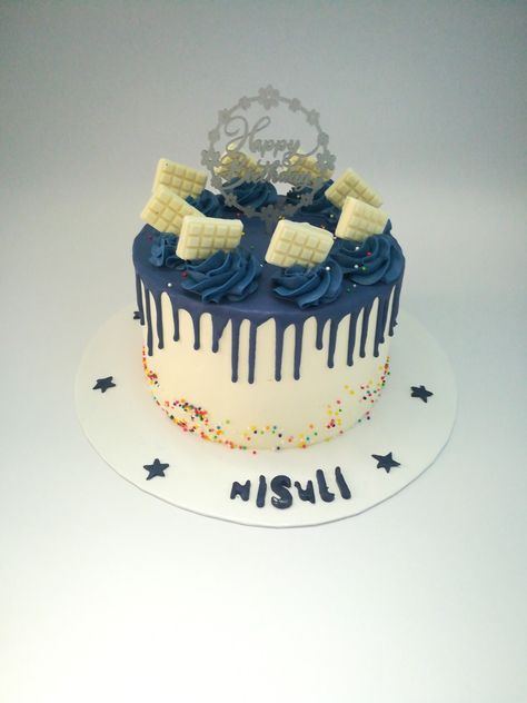 Blue Drip Cake, Blue Drip, White Birthday Cakes, Cake White, Cream Cakes, Blue Cakes, Chocolate Drip, Cake Decorating Designs, Drip Cake