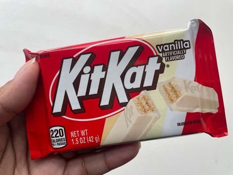 Kit Kat Vanilla Flavored Wafer Candy. Kit Kat Candy, Kit Kat Flavors, Food Justice, Studying Food, Food Security, Vanilla Wafers, Kit Kat, Candy Melts, Sandwich Cookies