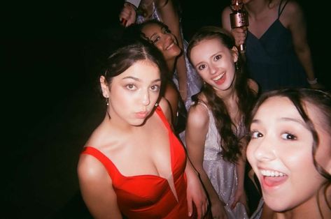 Prom Shoot Ideas, Prom On Film, Digital Camera Hoco, Disposable Camera Prom, Candid Prom Pictures, Digital Camera Prom Photos, High School Prom Aesthetic, Prom Uk, Prom Film