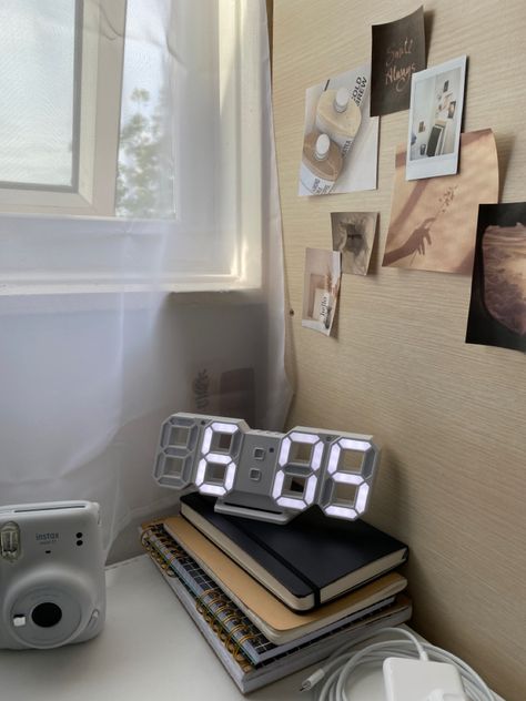 Clock For Study Table, Alarm Clock Aesthetic Vintage, Desk Clock Aesthetic, 6 Am Aesthetic Clock, 6am Alarm Clock Aesthetic, 6am Aesthetic Clock, 6 Am Alarm Aesthetic, 6am Clock, 6:00 Am Alarm Clock Aesthetic